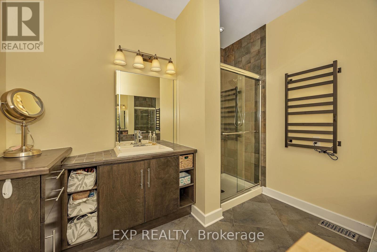 46 Marsh Sparrow Private