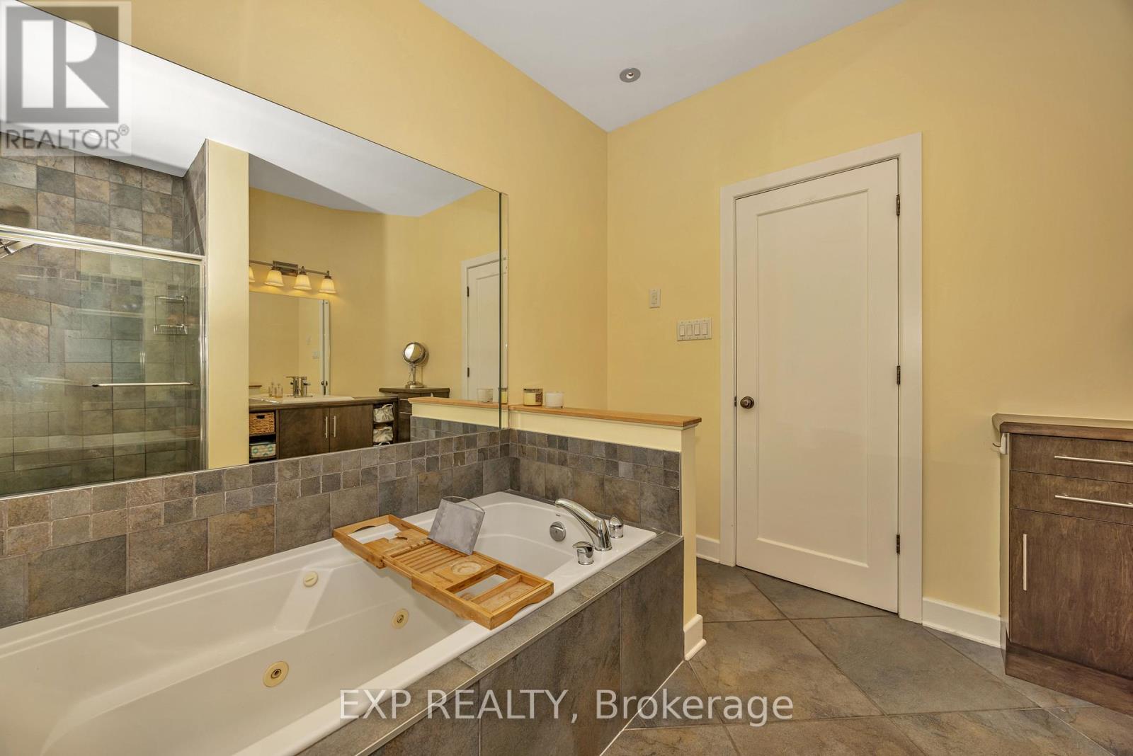 46 Marsh Sparrow Private