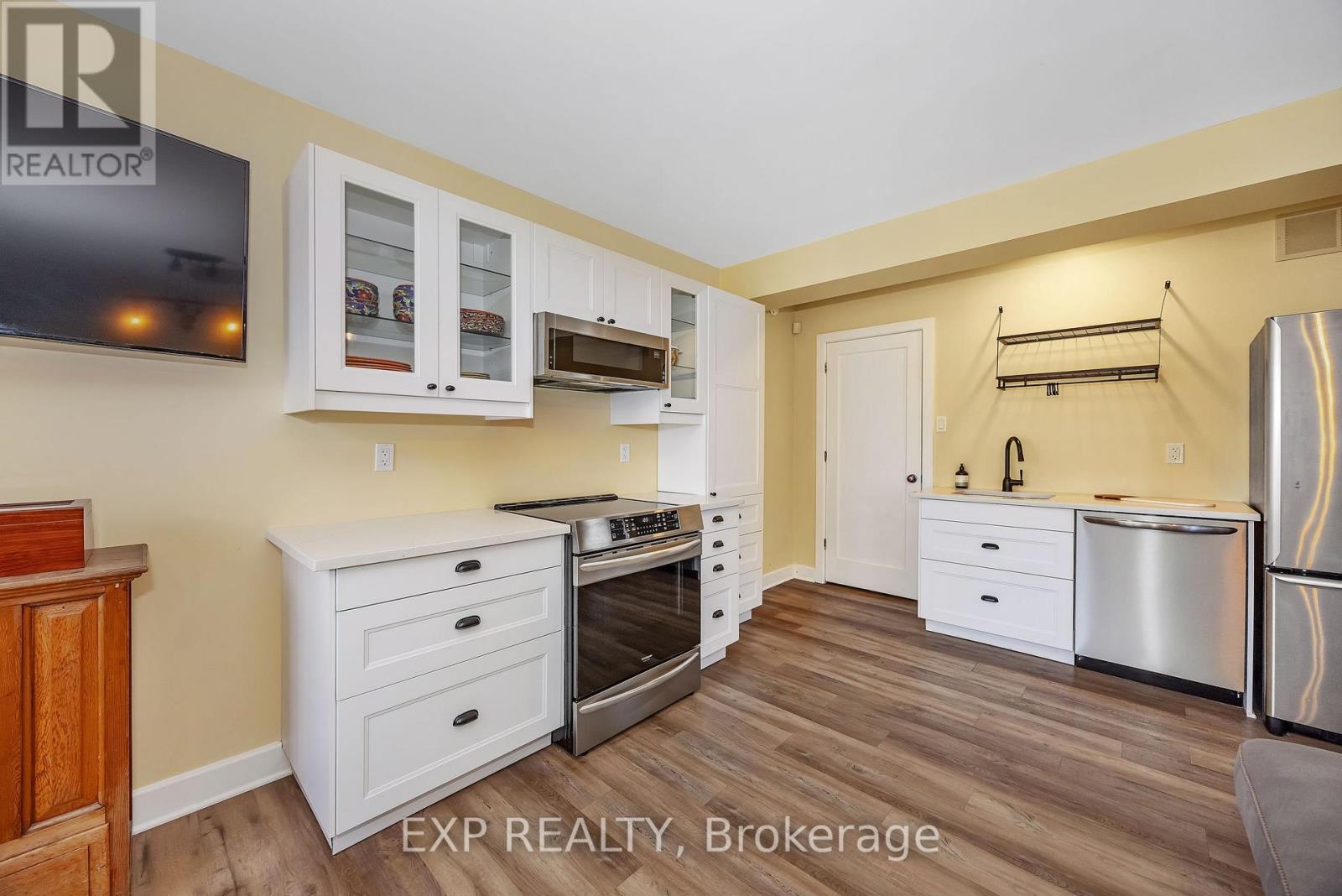 46 Marsh Sparrow Private