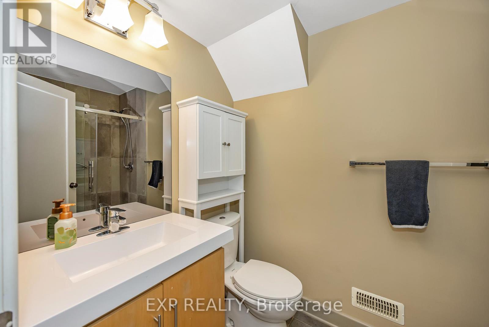 46 Marsh Sparrow Private