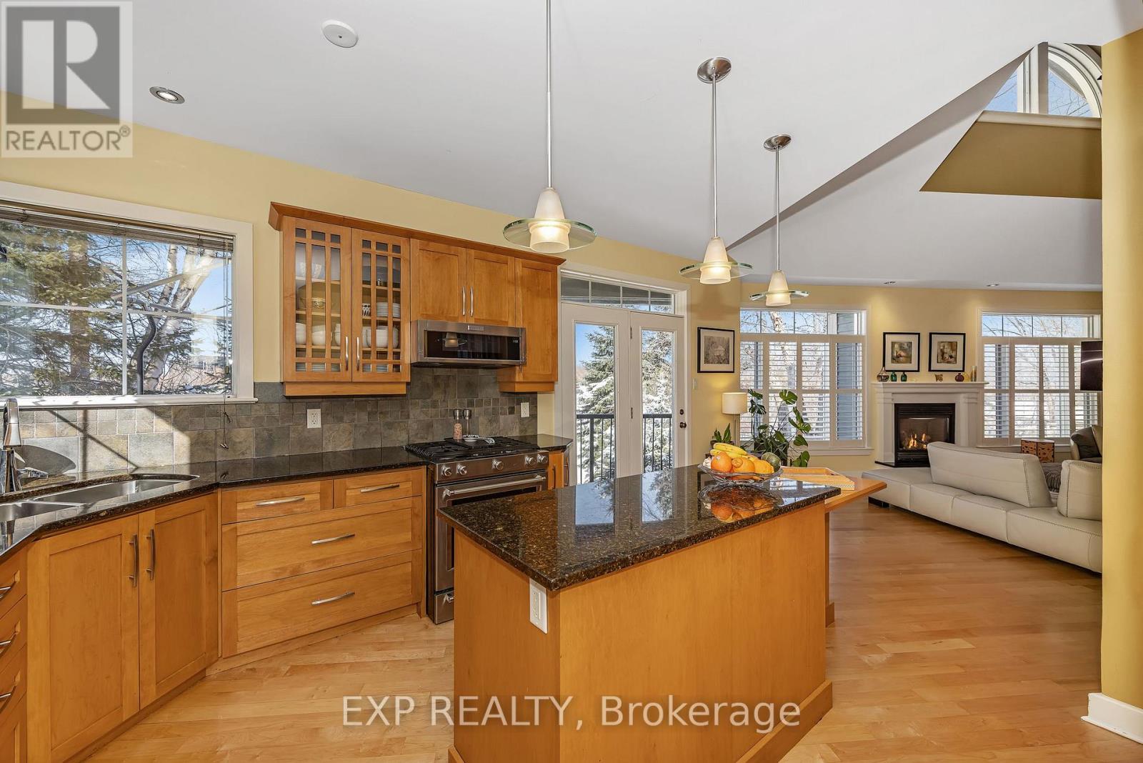 46 Marsh Sparrow Private