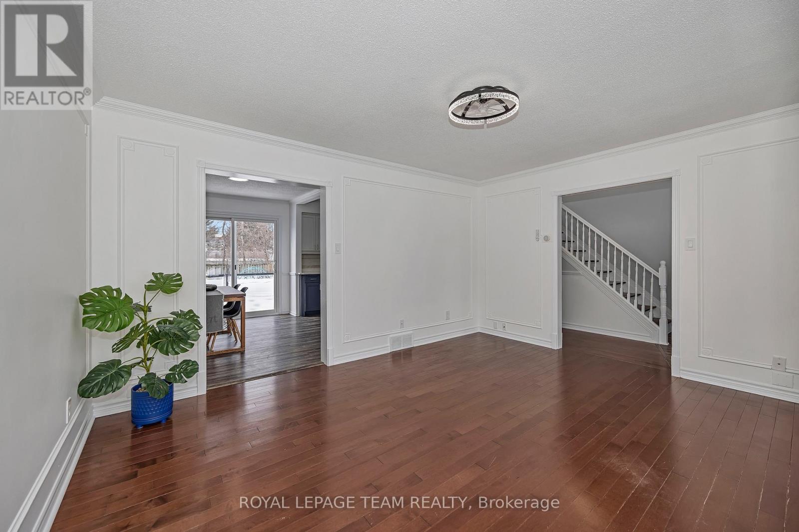 6 Stroughton Crescent