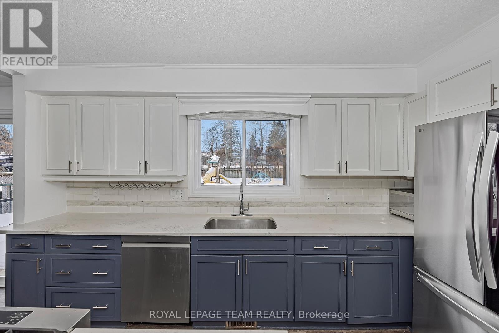 6 Stroughton Crescent