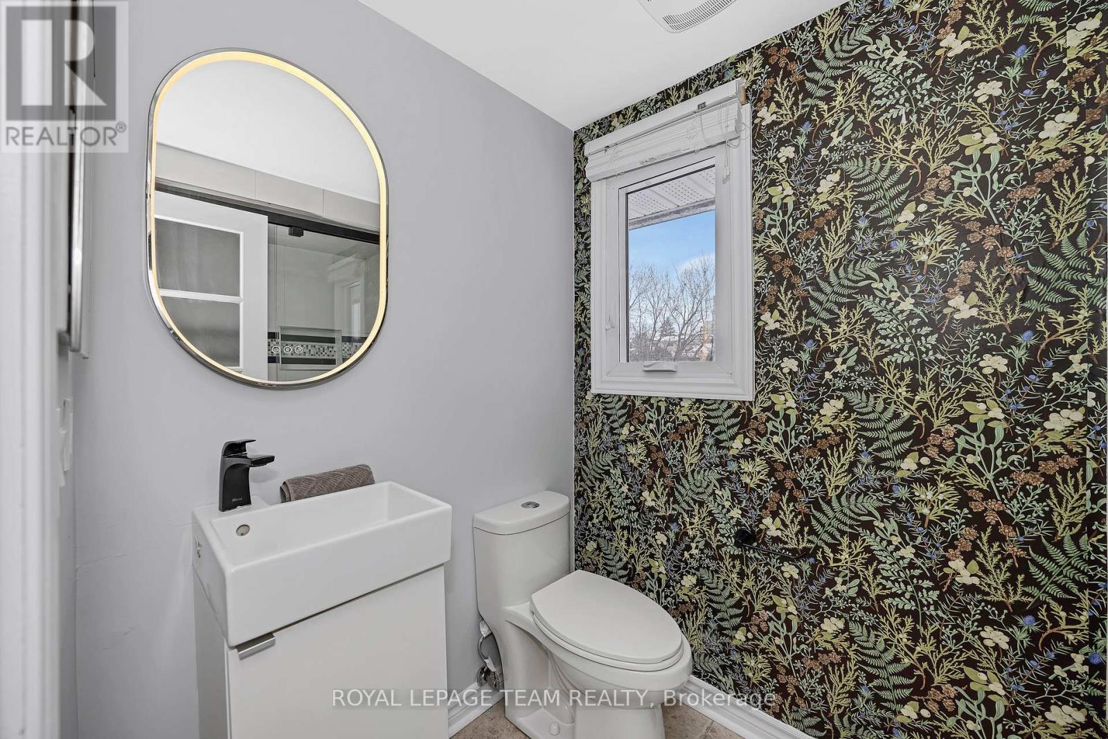 6 Stroughton Crescent