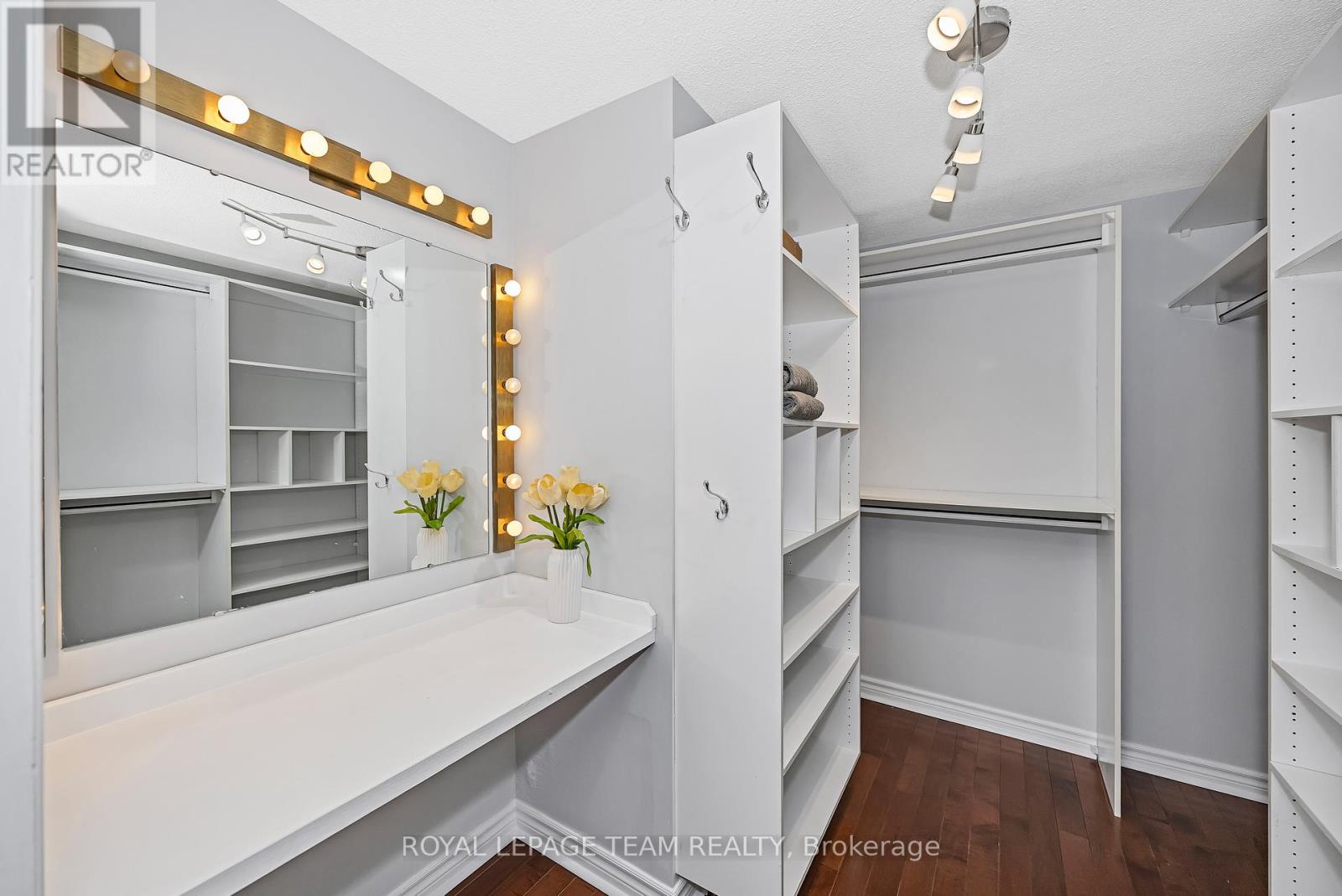 6 Stroughton Crescent