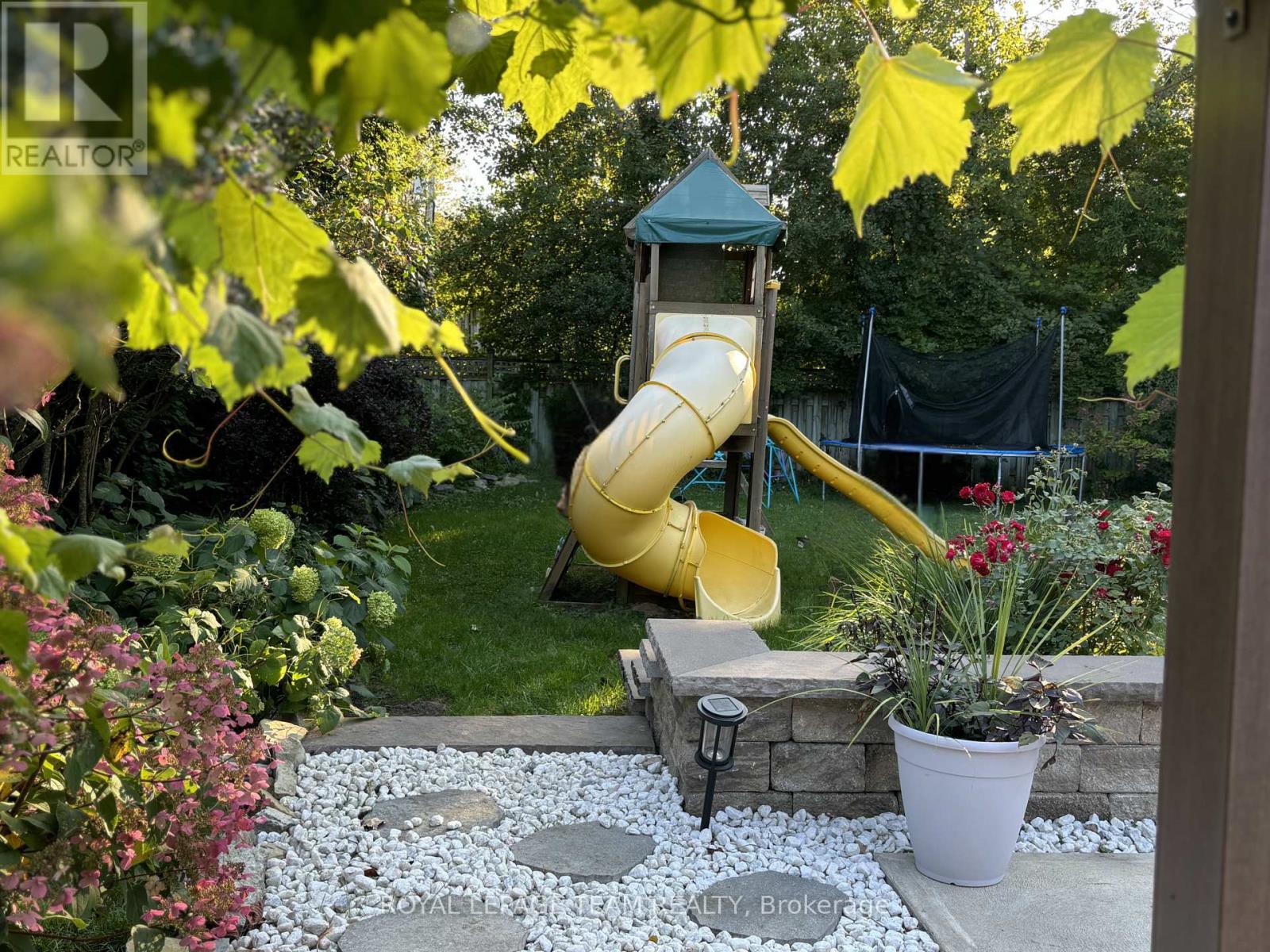 6 Stroughton Crescent