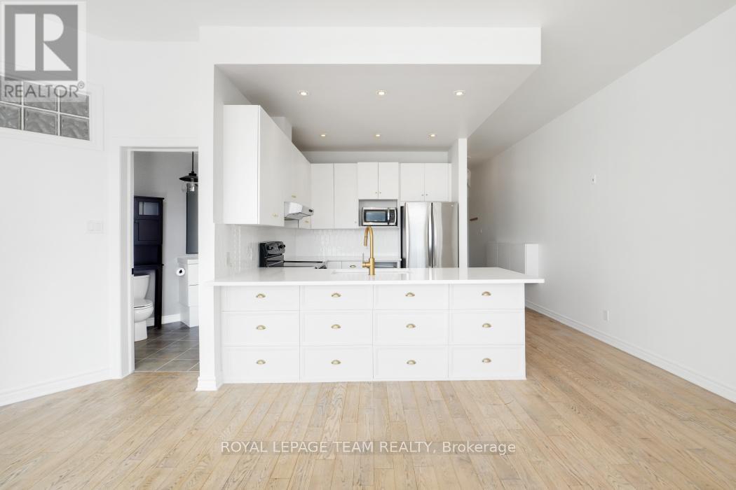 203 - 500 Claridge Drive