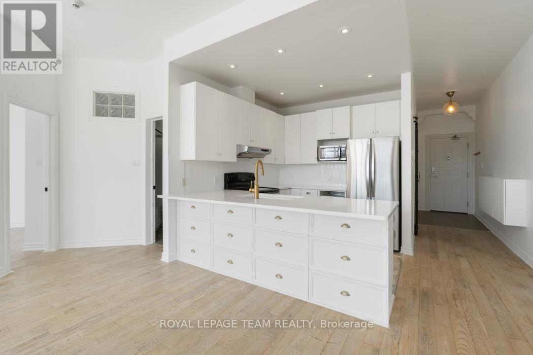 203 - 500 Claridge Drive