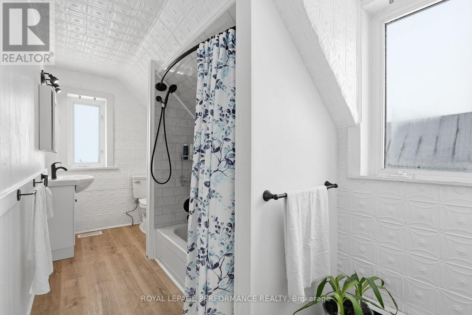 1292 St Jacques Road