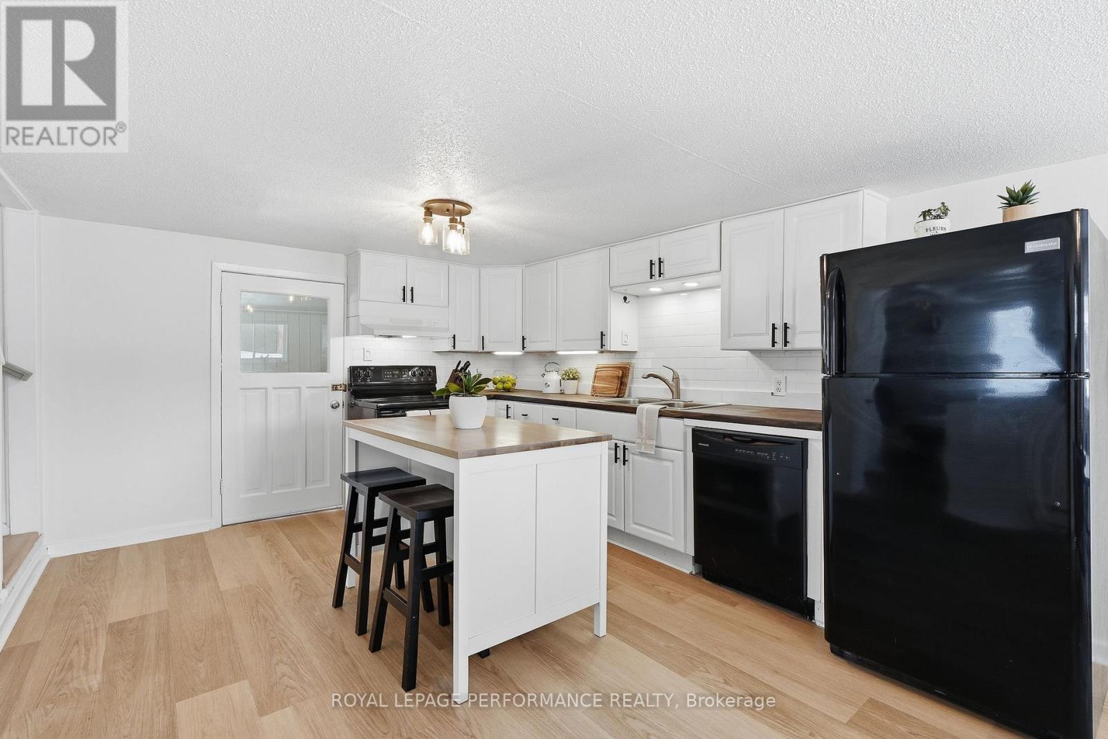 1292 St Jacques Road