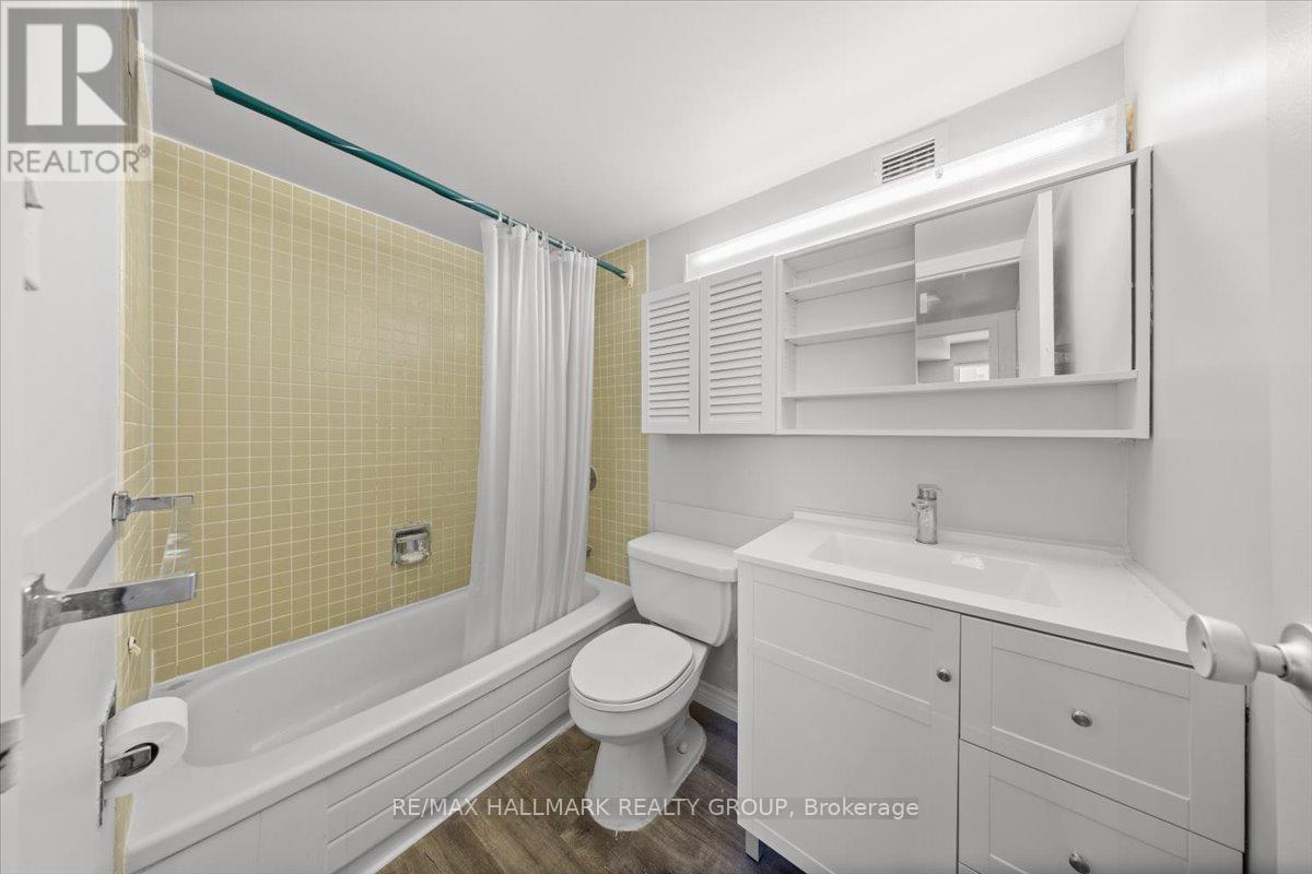 1403 - 900 Dynes Road S