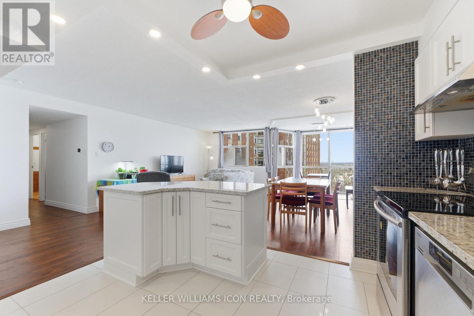 1011 - 2760 Carousel Crescent