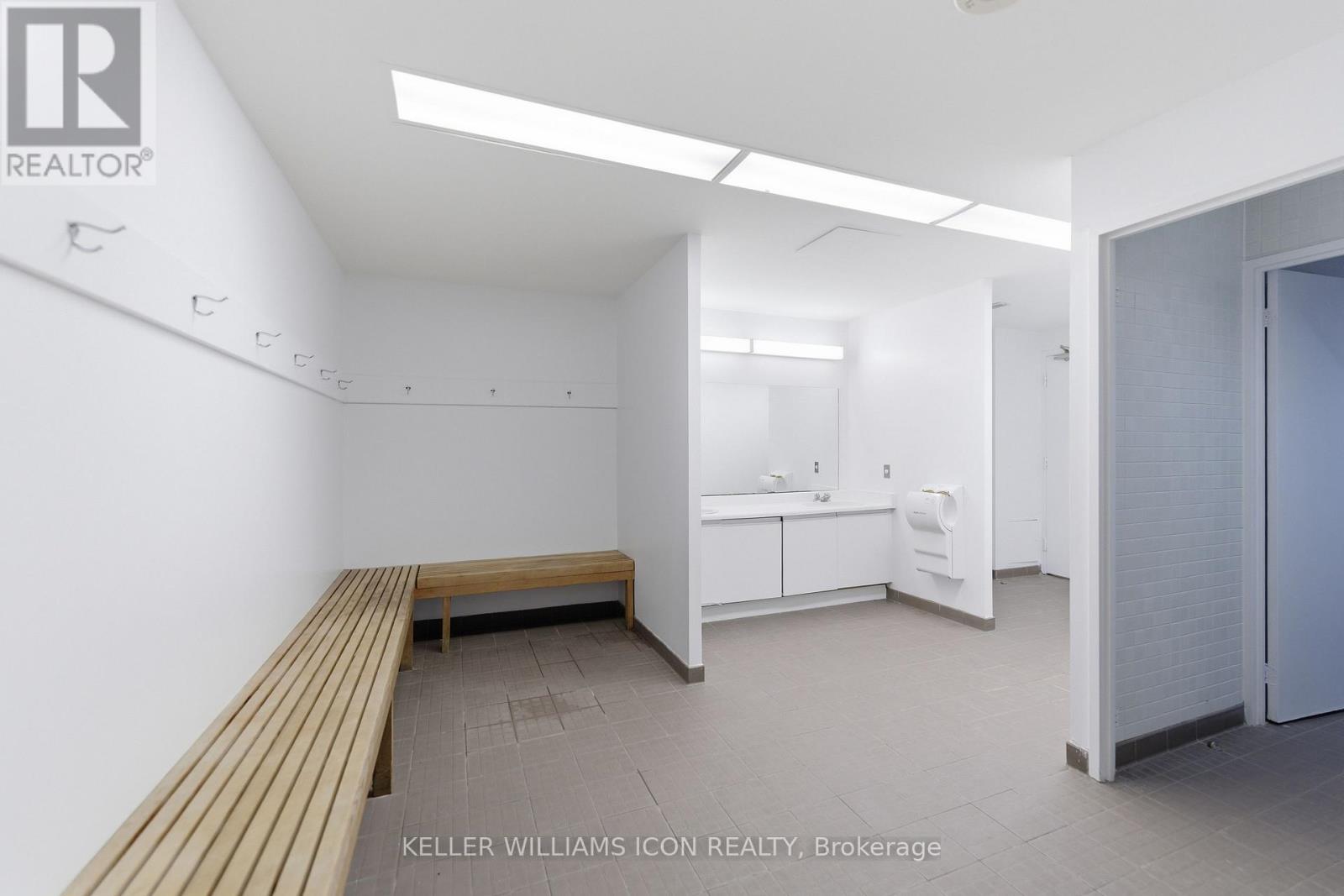 1011 - 2760 Carousel Crescent