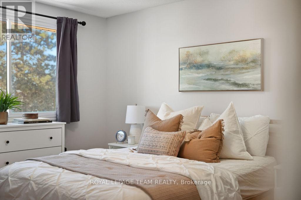 B - 461 Moodie Drive