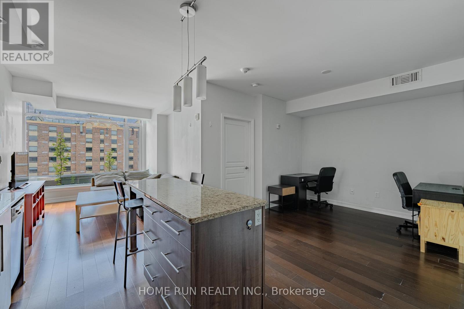 1407 - 238 Besserer Street