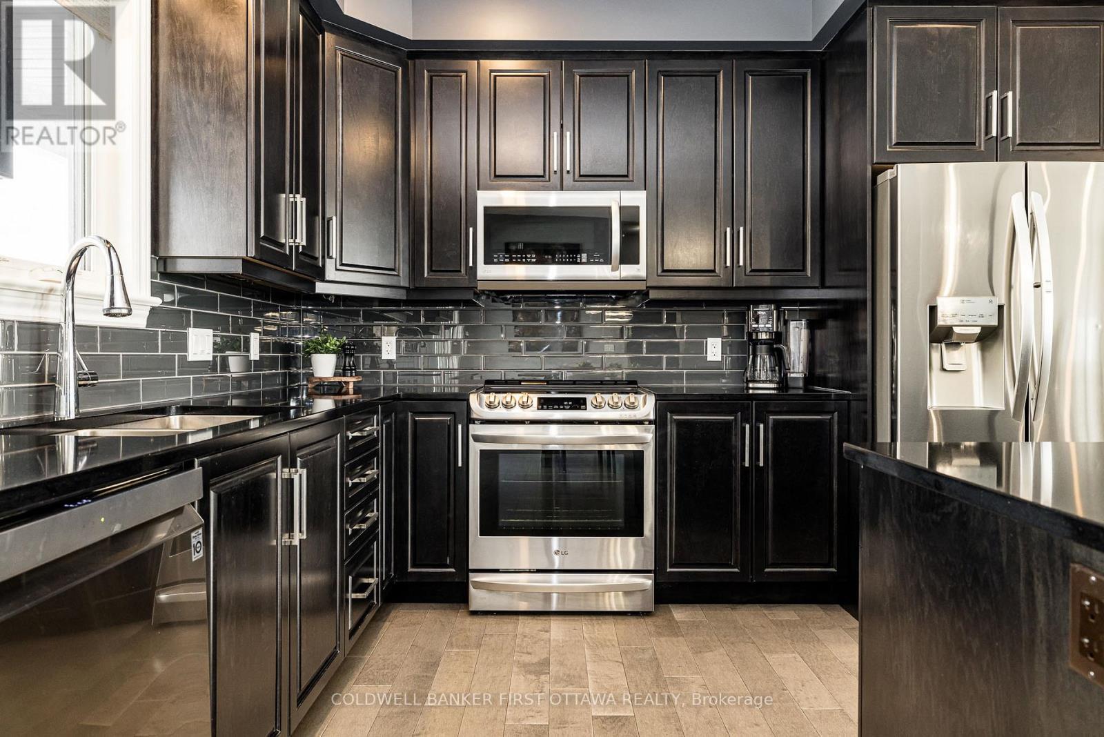 120 Stirling Crescent