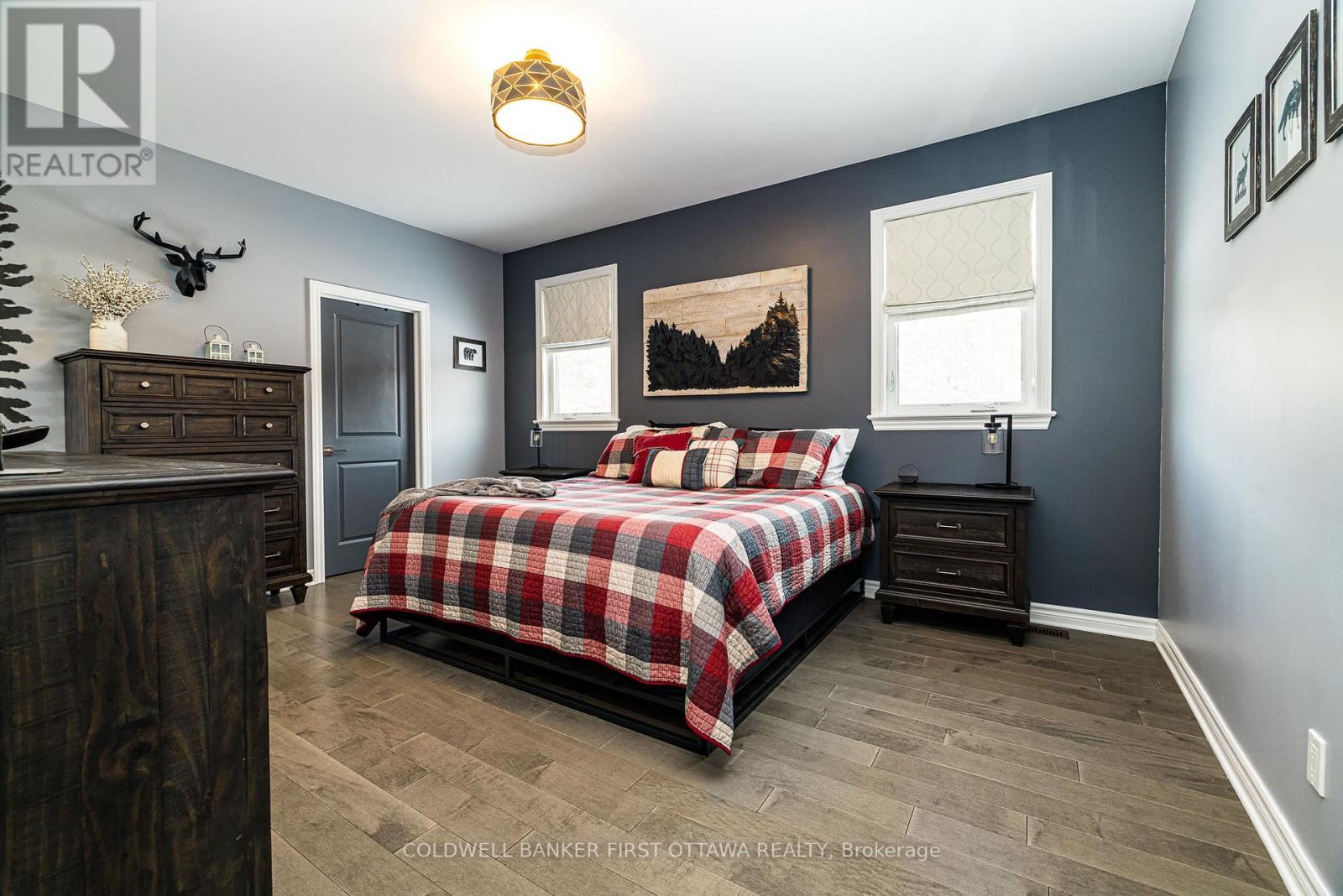 120 Stirling Crescent