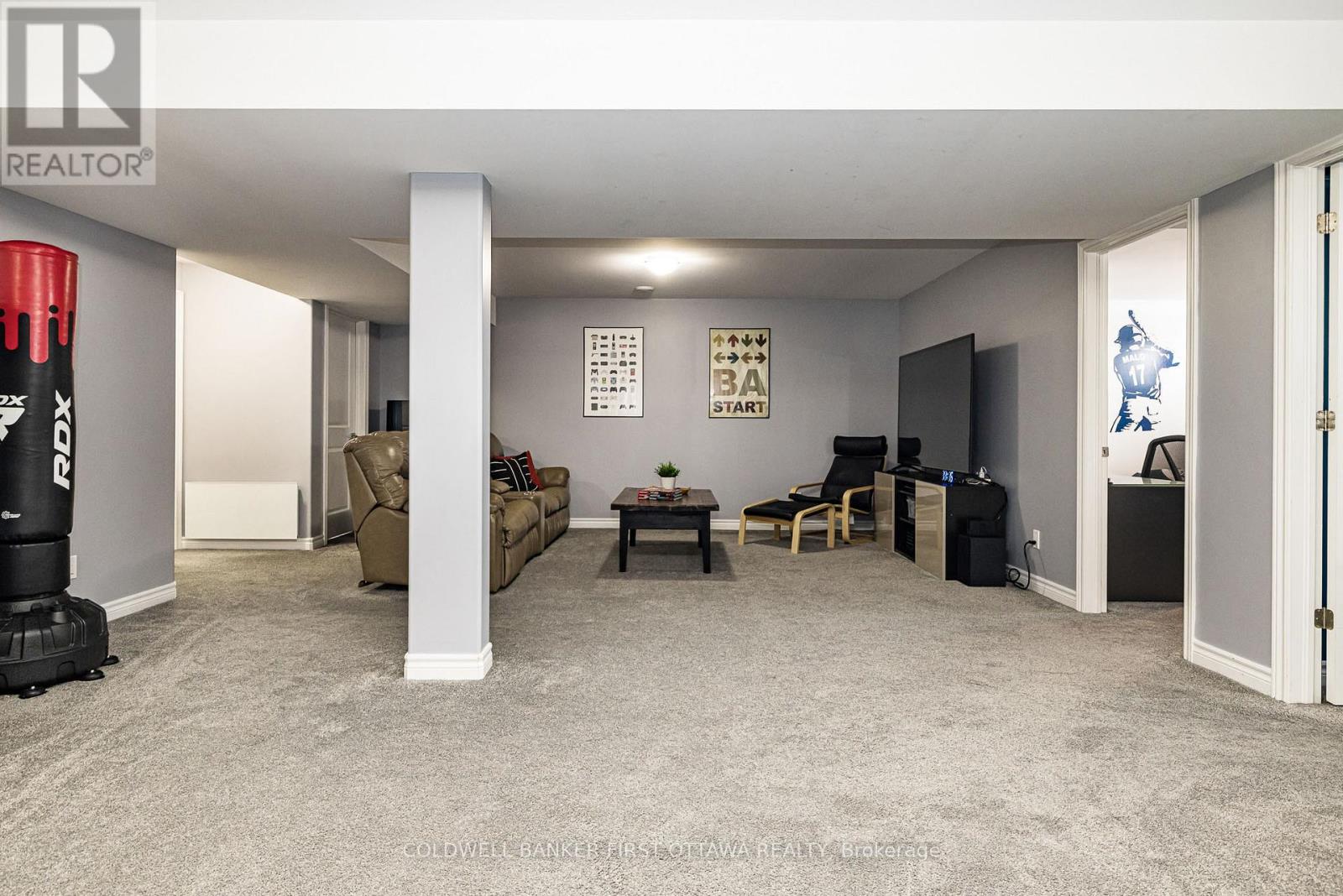 120 Stirling Crescent