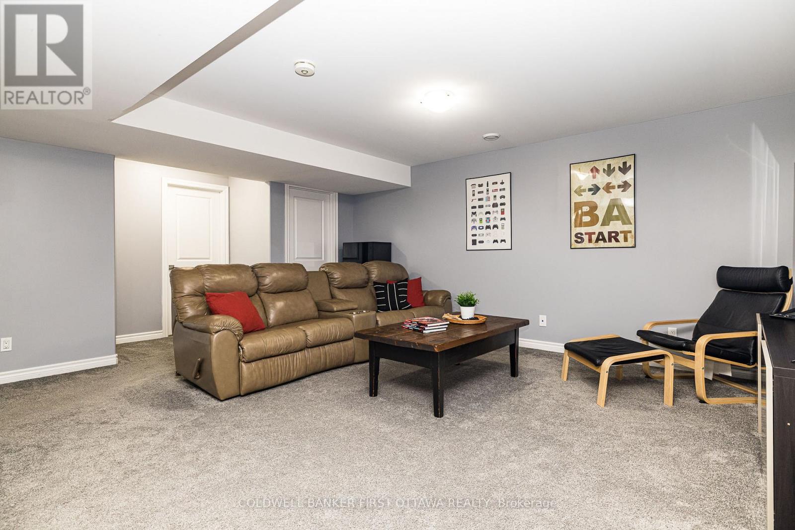 120 Stirling Crescent