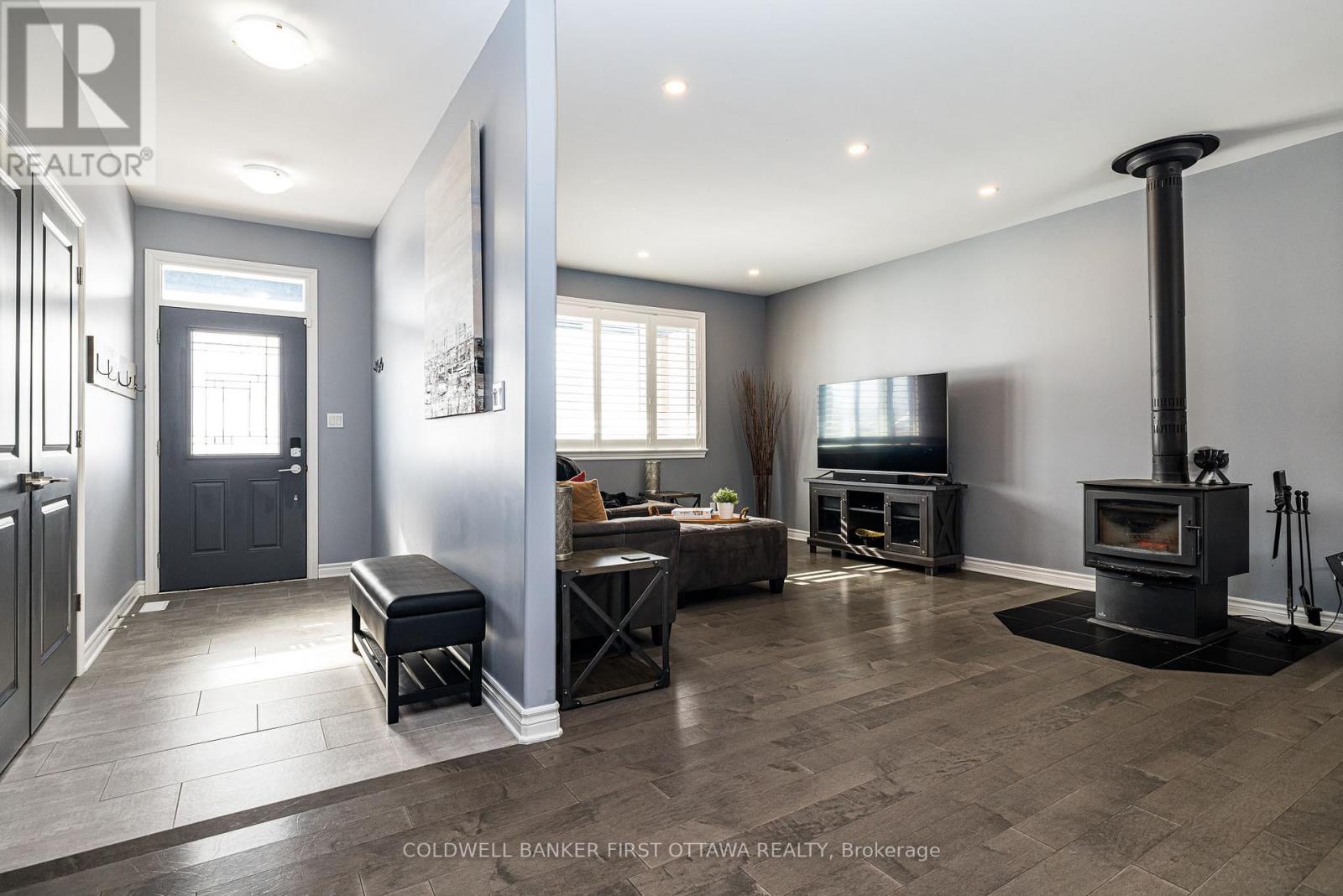 120 Stirling Crescent