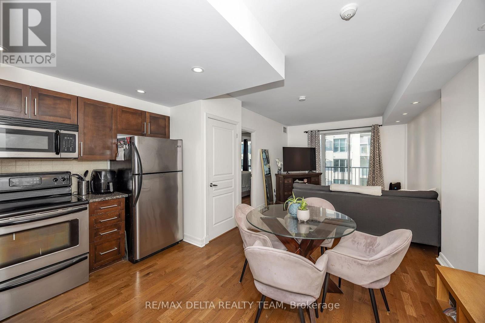 1006 - 200 Besserer Street