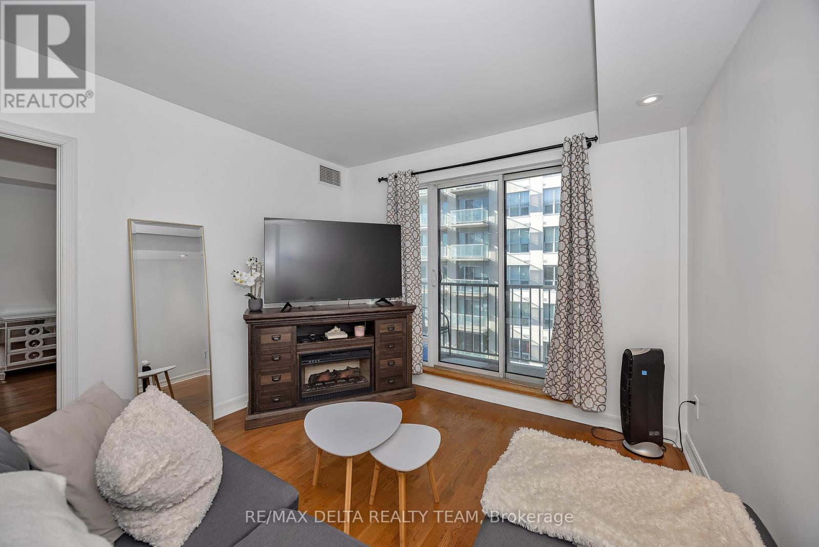 1006 - 200 Besserer Street