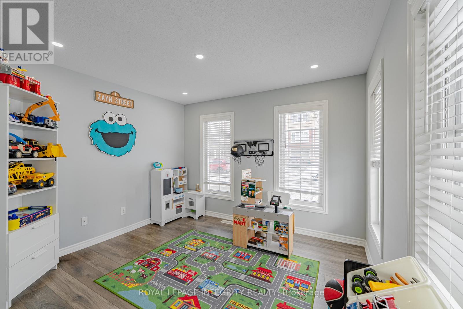 274 Brassy Minnow Crescent