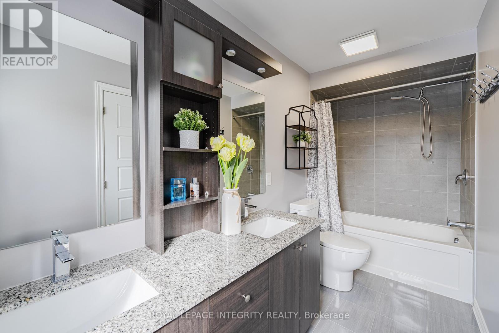 274 Brassy Minnow Crescent