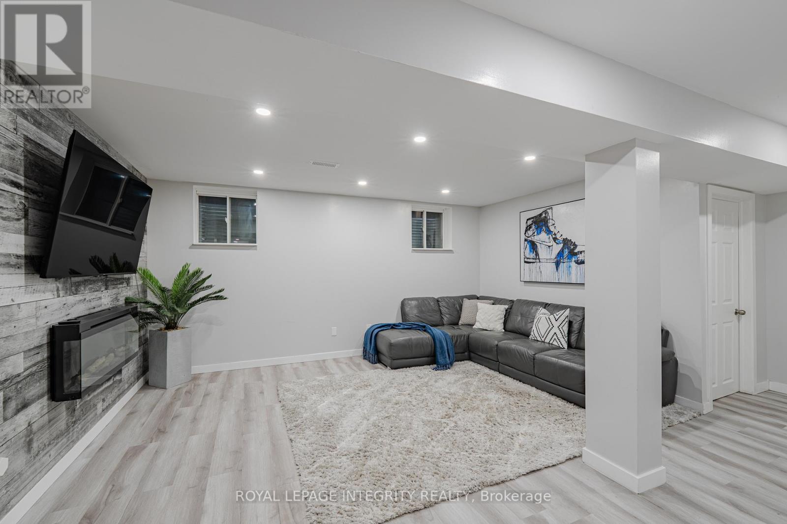 274 Brassy Minnow Crescent