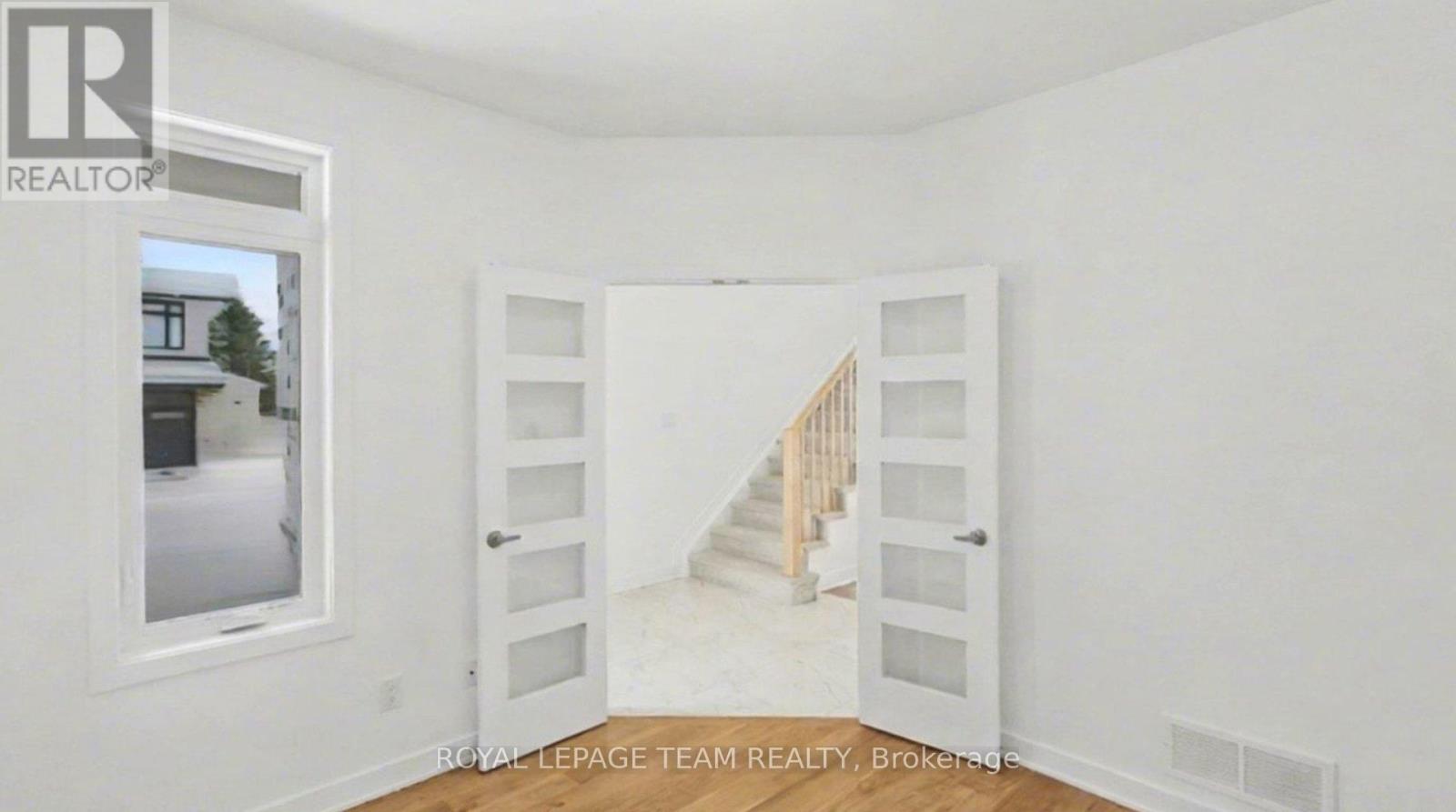 329 Whitham Crescent