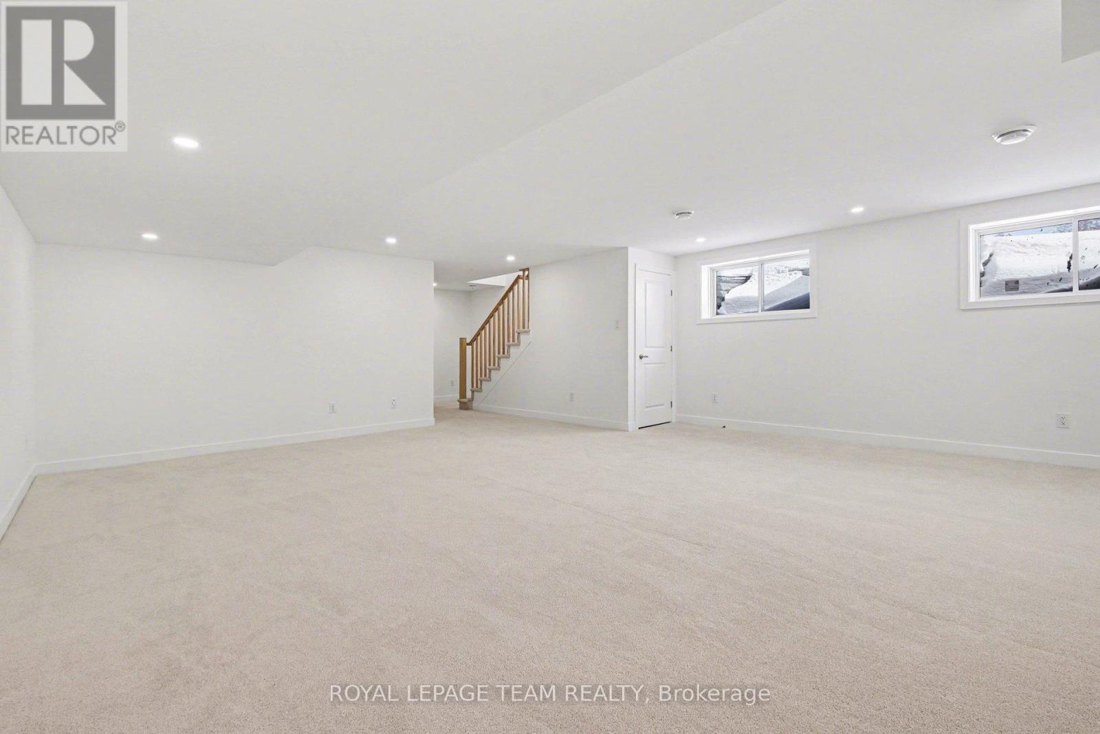 329 Whitham Crescent