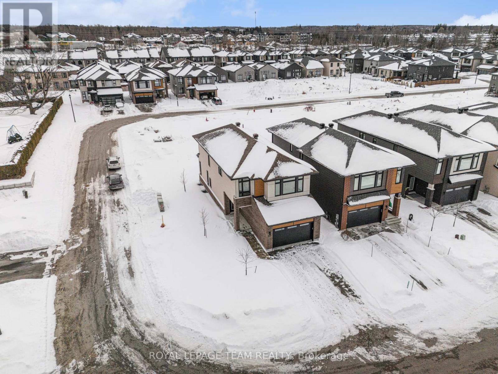 329 Whitham Crescent