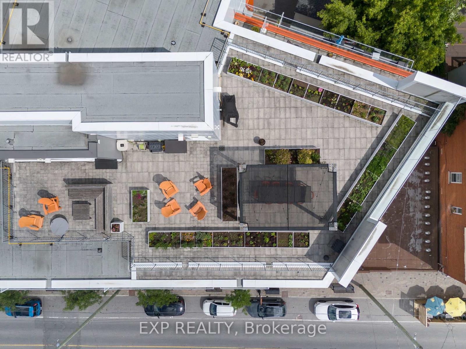 206 - 1000 Wellington Street W