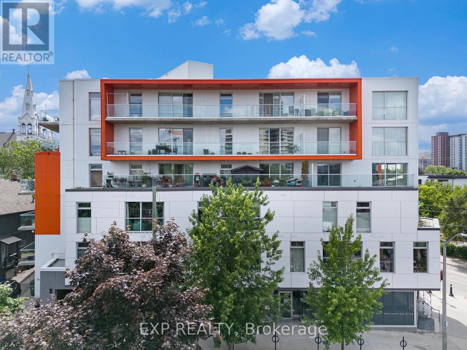 206 - 1000 Wellington Street W