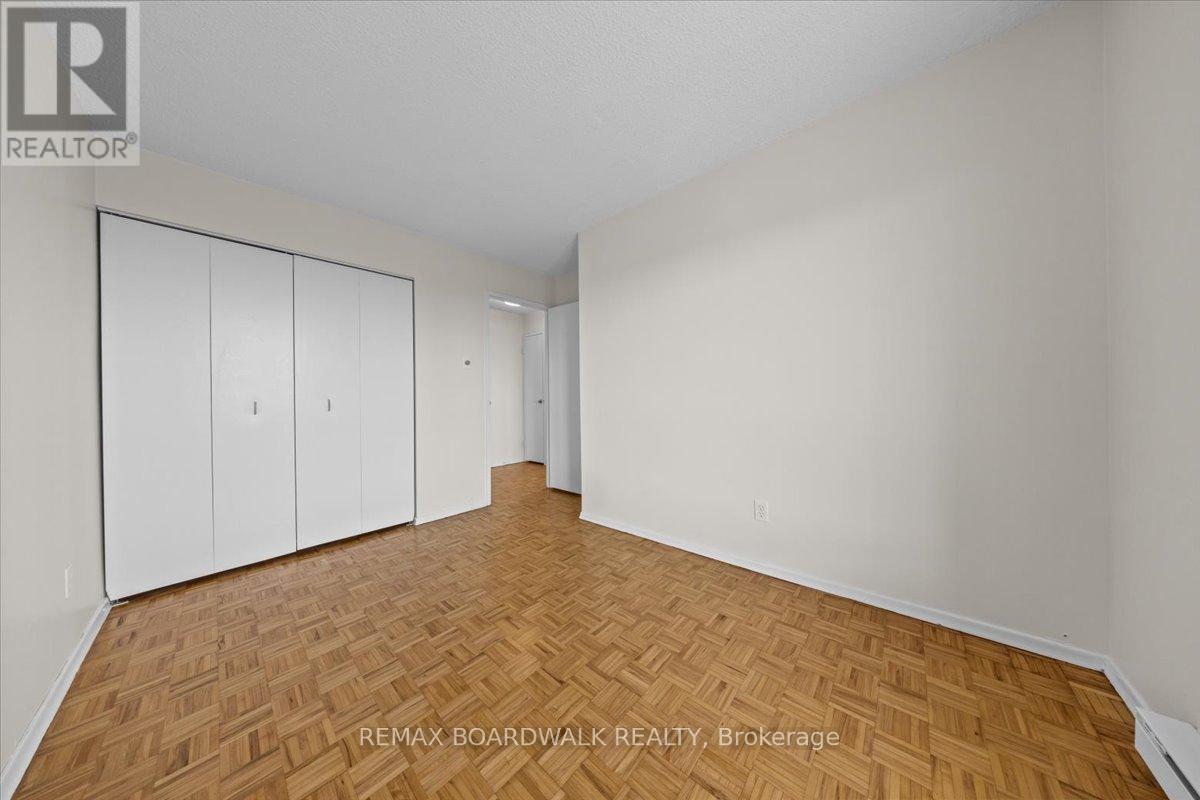 1507 - 158b Mcarthur Avenue