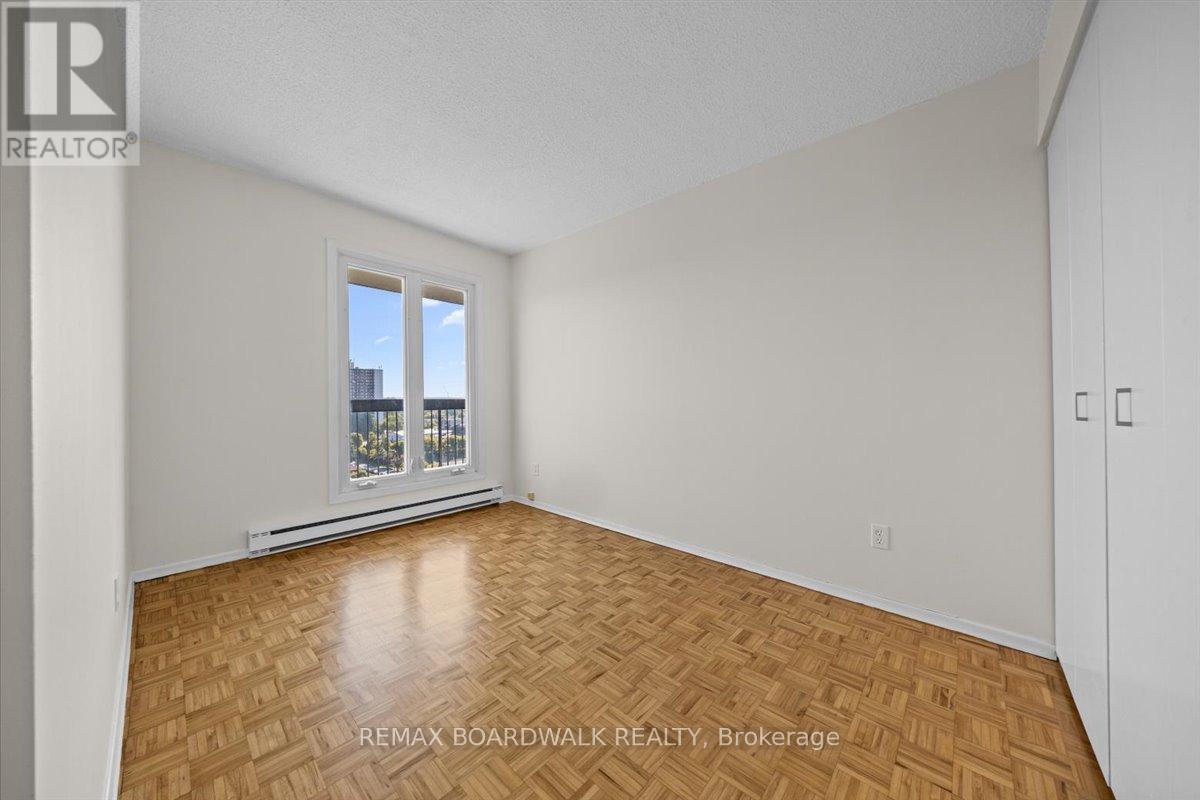 1507 - 158b Mcarthur Avenue