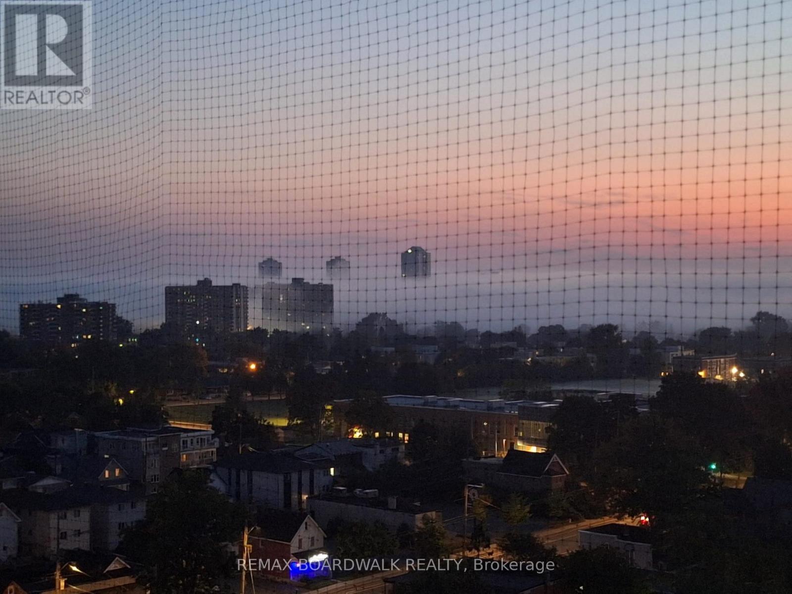 1507 - 158b Mcarthur Avenue