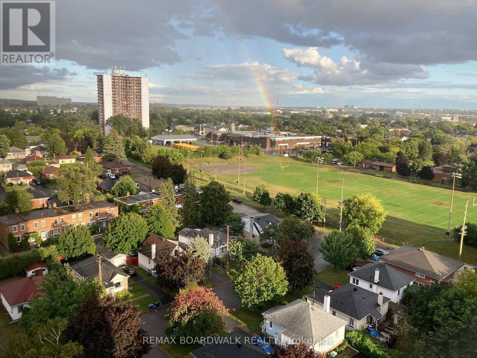 1507 - 158b Mcarthur Avenue