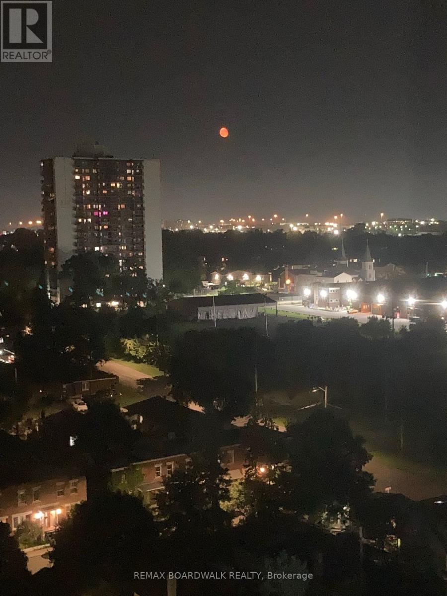 1507 - 158b Mcarthur Avenue