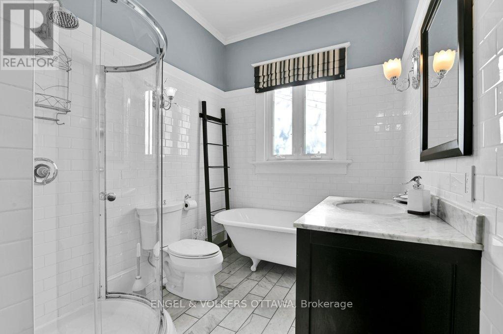 650 Churchill Avenue N