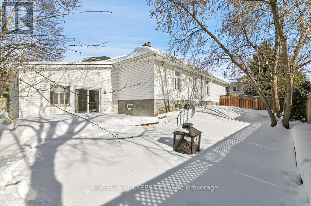 650 Churchill Avenue N