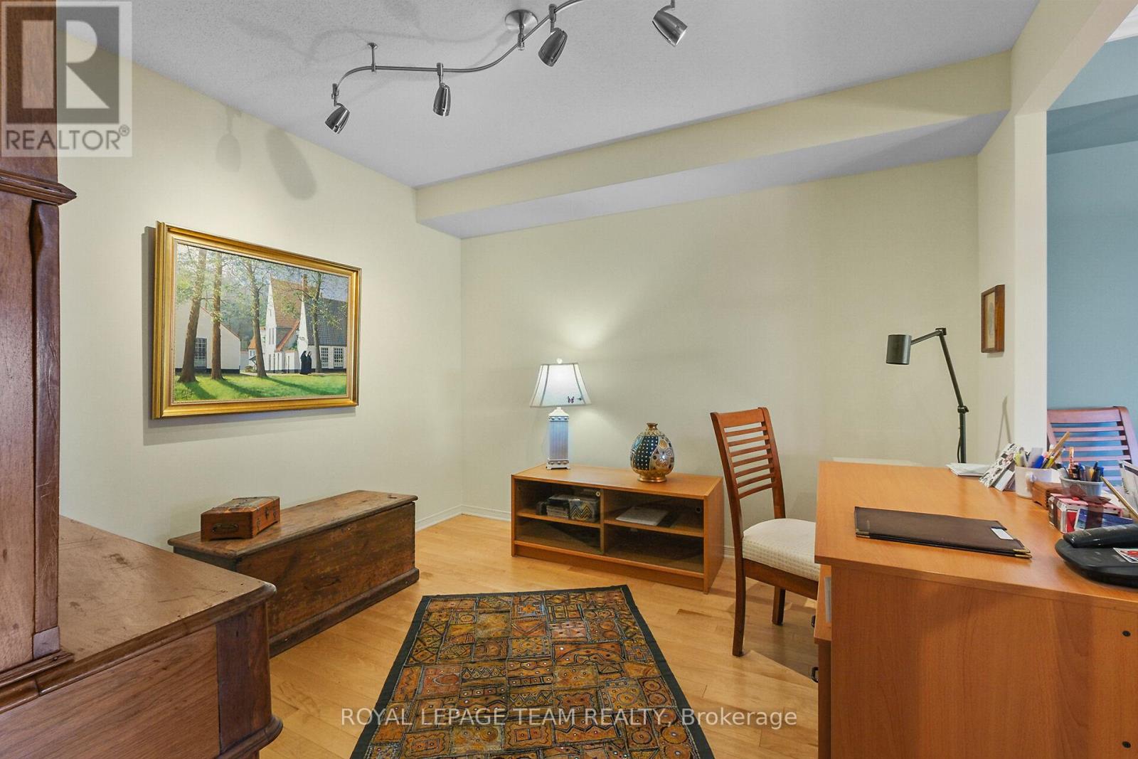 503 - 136 Edwards Street