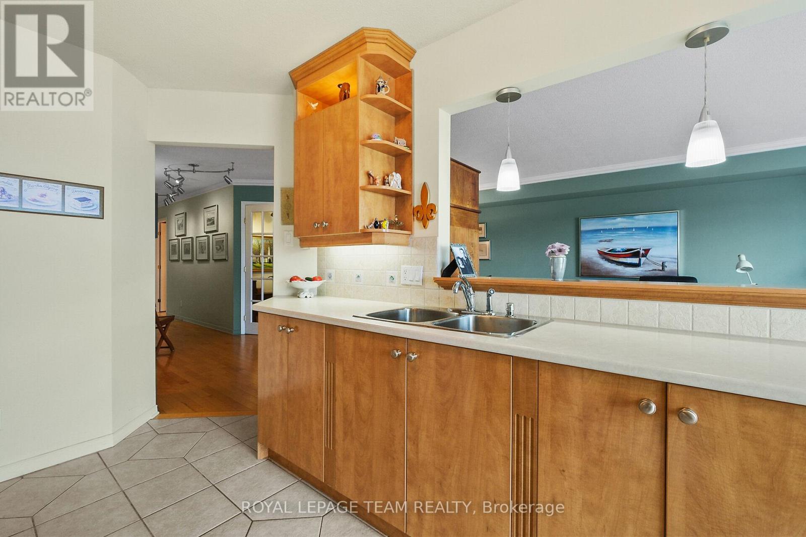 503 - 136 Edwards Street