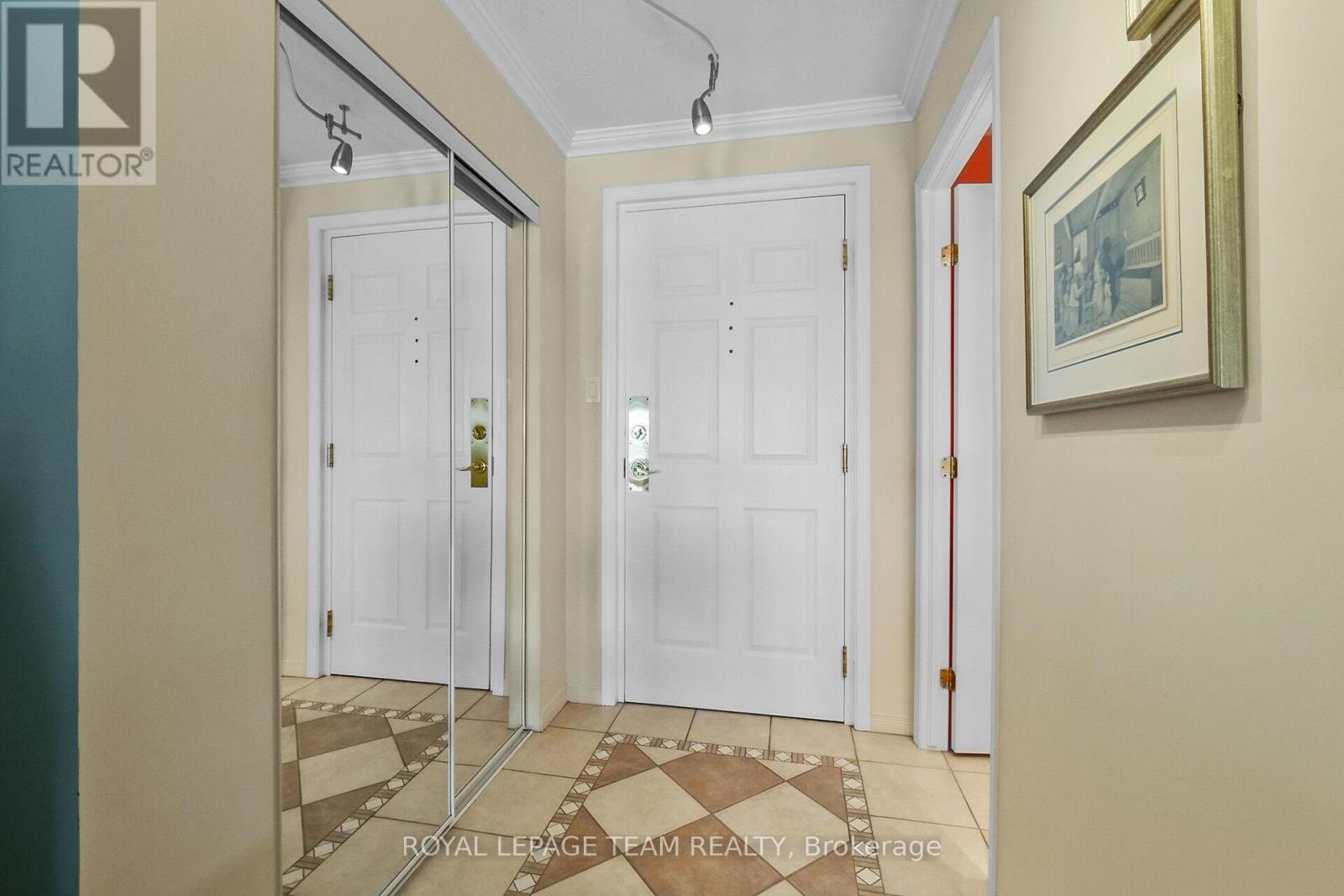 503 - 136 Edwards Street