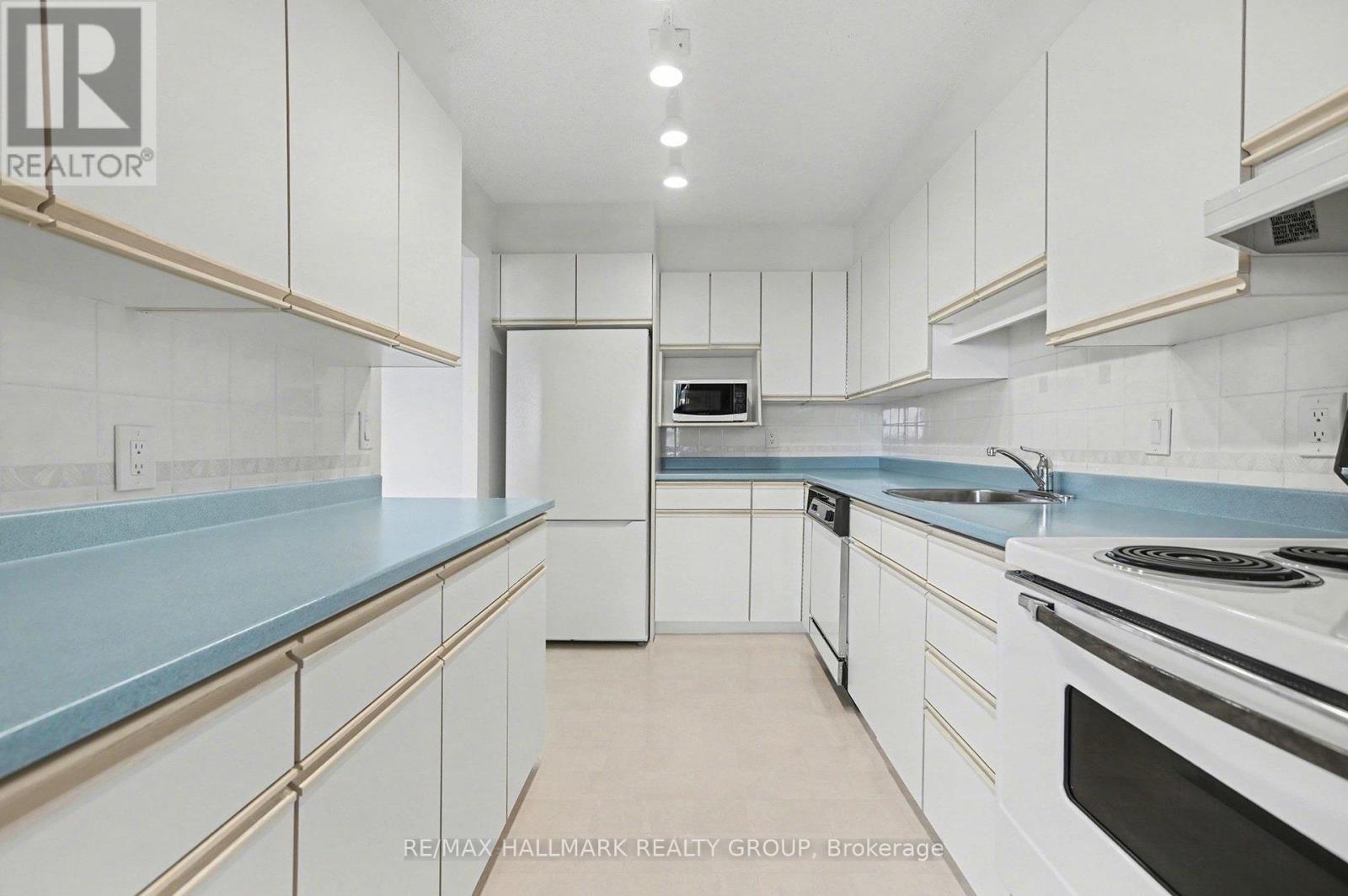 1402 - 665 Bathgate Drive