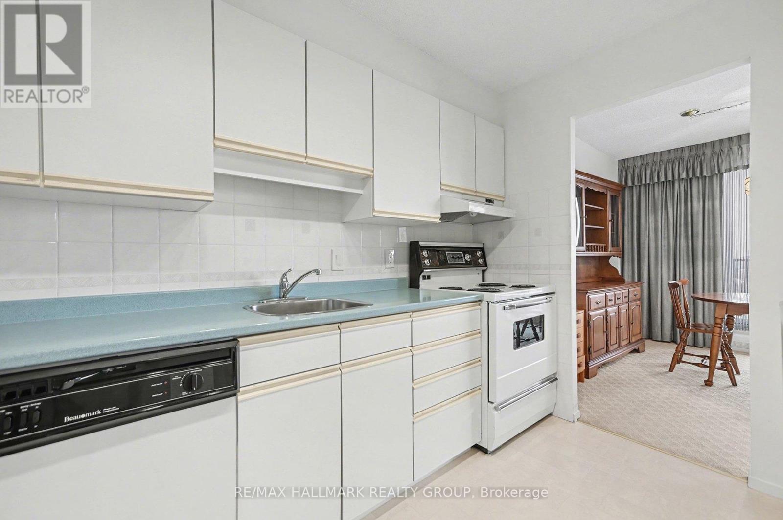 1402 - 665 Bathgate Drive