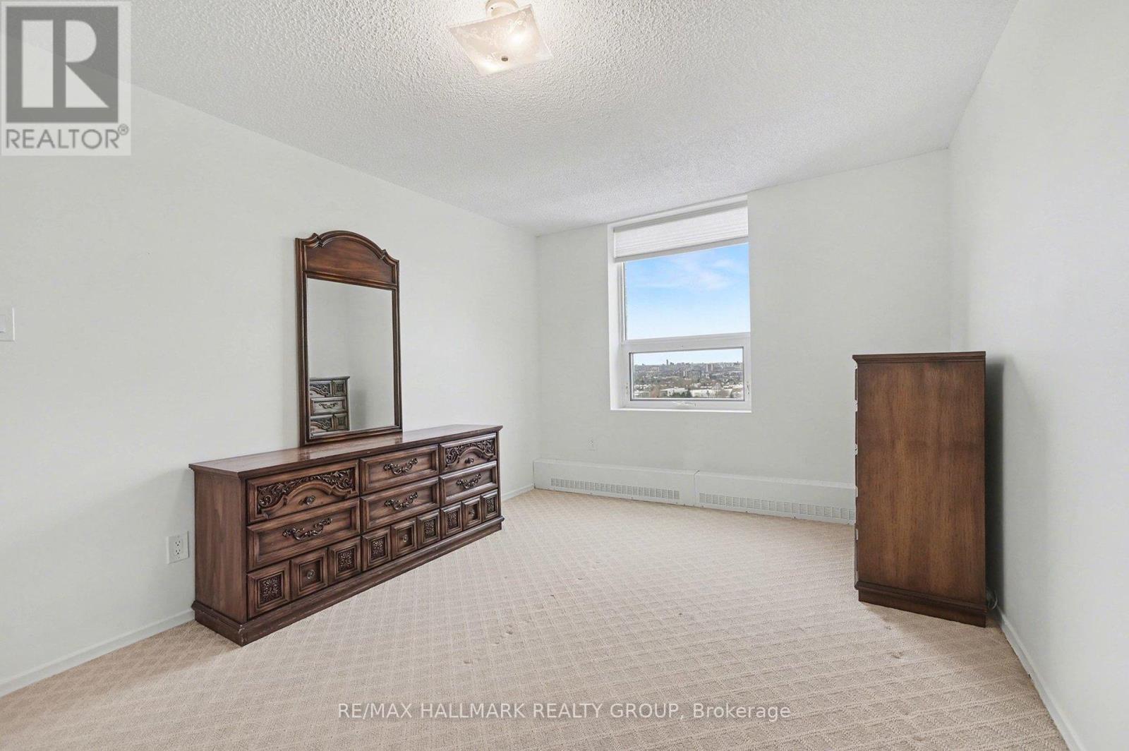 1402 - 665 Bathgate Drive