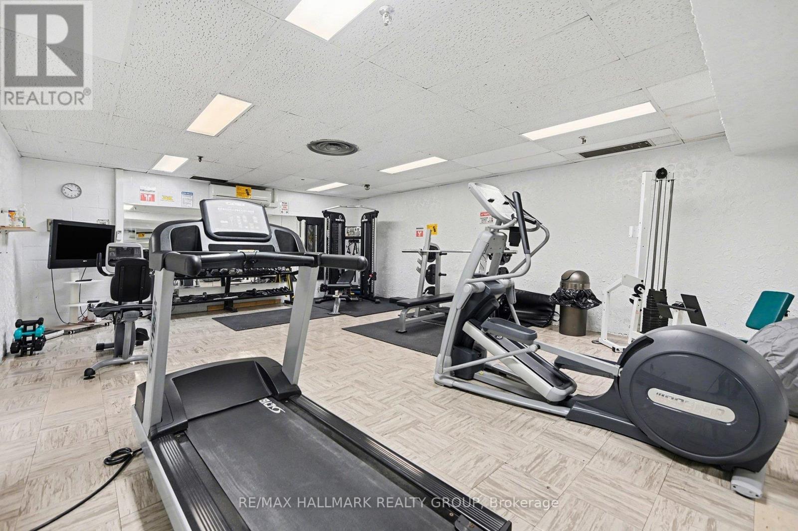 1402 - 665 Bathgate Drive