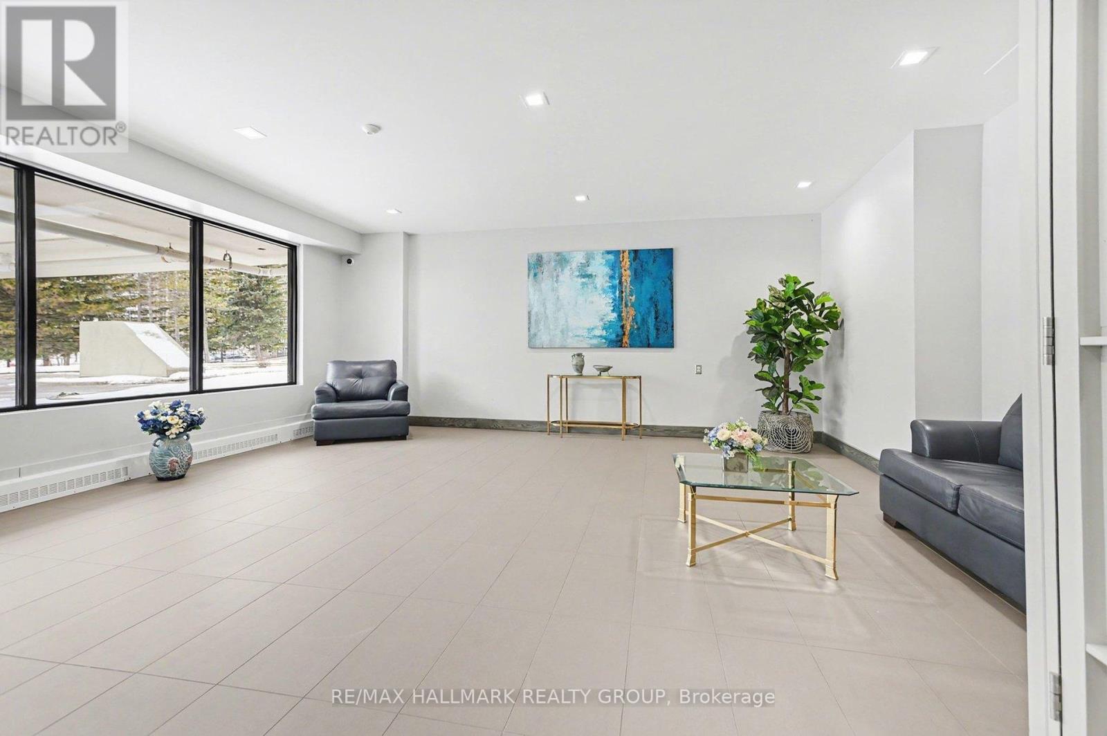 1402 - 665 Bathgate Drive