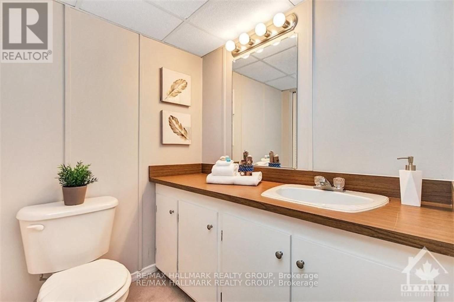 2036 Kings Grove Crescent